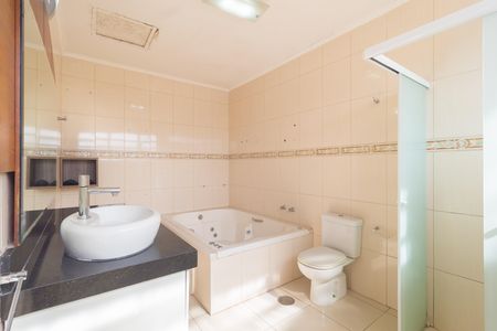 Casa à venda com 210m², 3 quartos e 3 vagasBanheiro