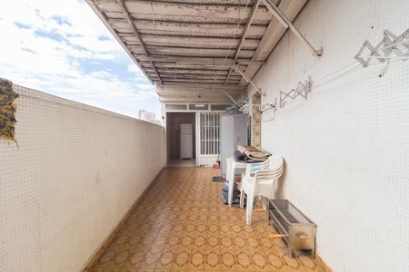 Casa à venda com 210m², 3 quartos e 3 vagasÁrea de Serviço