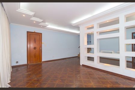 Casa à venda com 210m², 3 quartos e 3 vagasSala