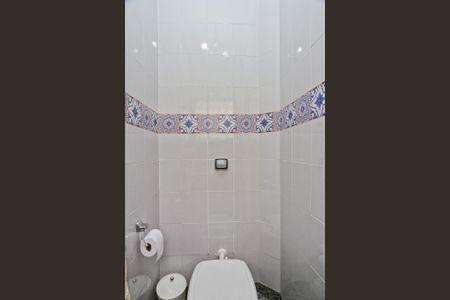 Casa à venda com 400m², 3 quartos e 3 vagas Casa à venda com 400m², 3 quartos e 3 vagasLavabo