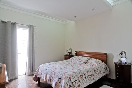 Casa à venda com 400m², 3 quartos e 3 vagas Casa à venda com 400m², 3 quartos e 3 vagasSuíte