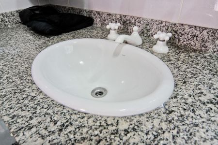 Casa à venda com 400m², 3 quartos e 3 vagas Casa à venda com 400m², 3 quartos e 3 vagasBanheiro