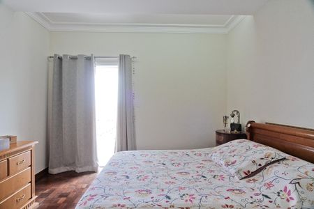 Casa à venda com 400m², 3 quartos e 3 vagas Casa à venda com 400m², 3 quartos e 3 vagasSuíte