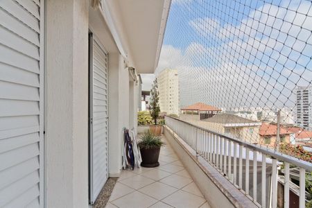 Casa à venda com 400m², 3 quartos e 3 vagas Casa à venda com 400m², 3 quartos e 3 vagasVaranda