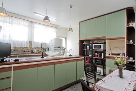 Casa à venda com 400m², 3 quartos e 3 vagas Casa à venda com 400m², 3 quartos e 3 vagasCozinha