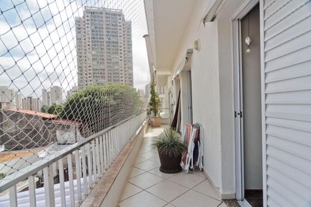 Casa à venda com 400m², 3 quartos e 3 vagas Casa à venda com 400m², 3 quartos e 3 vagasVaranda