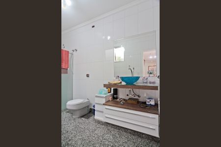 Casa à venda com 400m², 3 quartos e 3 vagas Casa à venda com 400m², 3 quartos e 3 vagasBanheiro 2