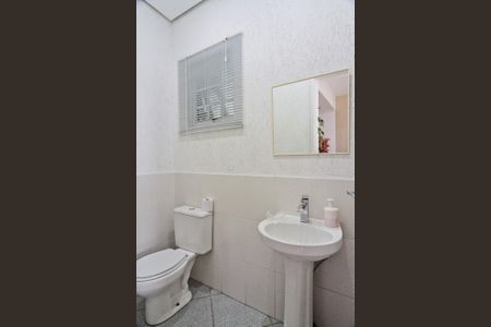 Casa à venda com 400m², 3 quartos e 3 vagas Casa à venda com 400m², 3 quartos e 3 vagasÁrea Gourmet- banheiro 2