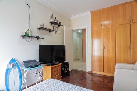 Casa à venda com 400m², 3 quartos e 3 vagas Casa à venda com 400m², 3 quartos e 3 vagasQuarto 1