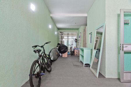 Casa à venda com 400m², 3 quartos e 3 vagas Casa à venda com 400m², 3 quartos e 3 vagasGaragem