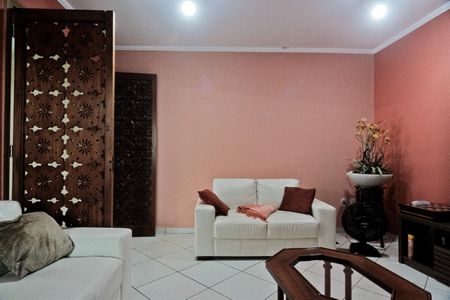 Casa à venda com 400m², 3 quartos e 3 vagas Casa à venda com 400m², 3 quartos e 3 vagasSala de TV