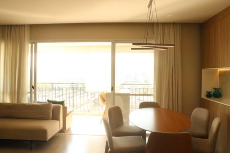 Apartamento à venda com 94m², 2 quartos e 2 vagasSala