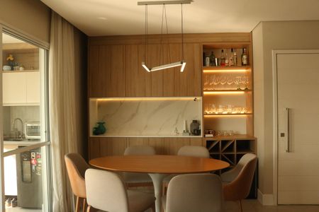 Apartamento à venda com 94m², 2 quartos e 2 vagasSala