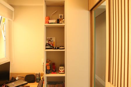 Apartamento à venda com 94m², 2 quartos e 2 vagasEscritório