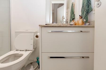 Apartamento à venda com 93m², 2 quartos e 2 vagasBanheiro da Suíte 2