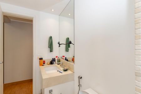 Apartamento à venda com 93m², 2 quartos e 2 vagasBanheiro da Suíte 1