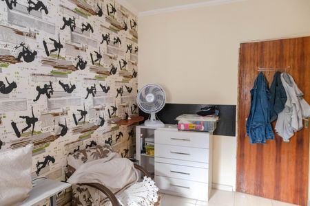 Casa à venda com 211m², 3 quartos e 2 vagas Casa à venda com 211m², 3 quartos e 2 vagasQuarto 2