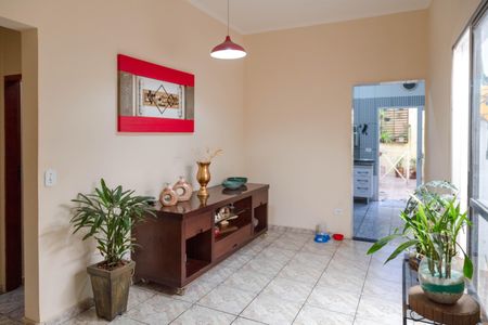 Casa à venda com 211m², 3 quartos e 2 vagas Casa à venda com 211m², 3 quartos e 2 vagasCopa