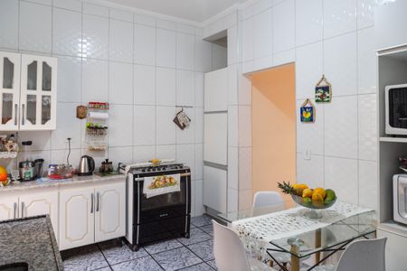 Casa à venda com 211m², 3 quartos e 2 vagas Casa à venda com 211m², 3 quartos e 2 vagasCozinha
