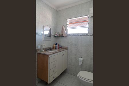 Casa à venda com 211m², 3 quartos e 2 vagas Casa à venda com 211m², 3 quartos e 2 vagasBanheiro/Suite