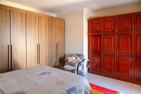 Casa à venda com 211m², 3 quartos e 2 vagas Casa à venda com 211m², 3 quartos e 2 vagasSuite