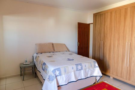 Casa à venda com 211m², 3 quartos e 2 vagas Casa à venda com 211m², 3 quartos e 2 vagasSuite