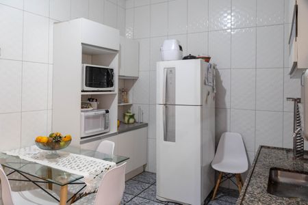 Casa à venda com 211m², 3 quartos e 2 vagas Casa à venda com 211m², 3 quartos e 2 vagasCozinha