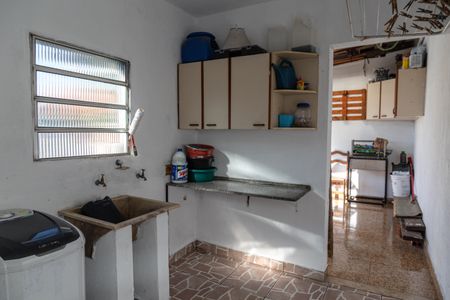 Casa à venda com 211m², 3 quartos e 2 vagas Casa à venda com 211m², 3 quartos e 2 vagasLavanderia