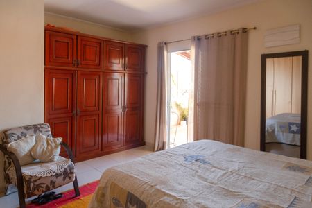 Casa à venda com 211m², 3 quartos e 2 vagas Casa à venda com 211m², 3 quartos e 2 vagasSuite