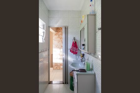 Casa à venda com 211m², 3 quartos e 2 vagas Casa à venda com 211m², 3 quartos e 2 vagasBanheiro Social