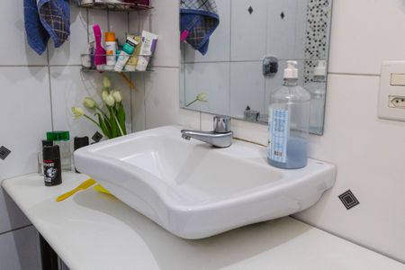 Casa à venda com 211m², 3 quartos e 2 vagas Casa à venda com 211m², 3 quartos e 2 vagasBanheiro Social