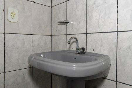 Casa para alugar com 76m², 2 quartos e sem vaga Casa para alugar com 76m², 2 quartos e sem vagaBanheiro