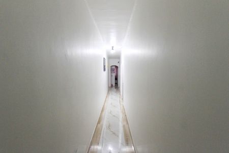 Casa à venda com 360m², 3 quartos e 2 vagasCorredor