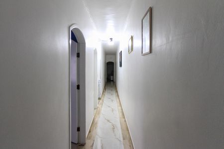 Casa à venda com 360m², 3 quartos e 2 vagasCorredor