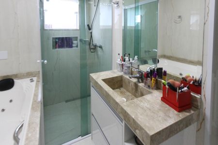 Casa à venda com 360m², 3 quartos e 2 vagasBanheiro da Suíte