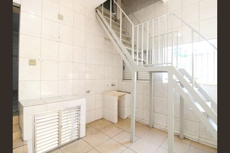 Casa para alugar com 250m², 2 quartos e 1 vagaÁrea de Serviço