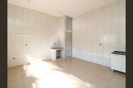 Casa para alugar com 250m², 2 quartos e 1 vagaQuintal