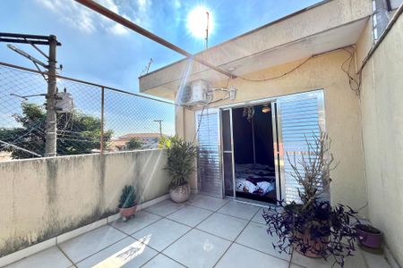 Casa à venda com 201m², 4 quartos e 2 vagas Casa à venda com 201m², 4 quartos e 2 vagasVaranda do Quarto 3