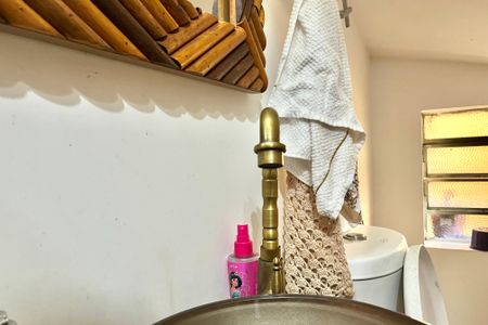 Casa à venda com 201m², 4 quartos e 2 vagas Casa à venda com 201m², 4 quartos e 2 vagasLavabo