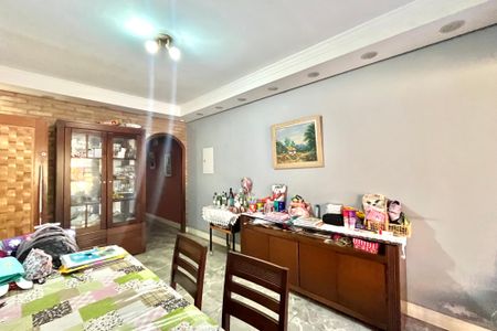 Casa à venda com 201m², 4 quartos e 2 vagas Casa à venda com 201m², 4 quartos e 2 vagasSala