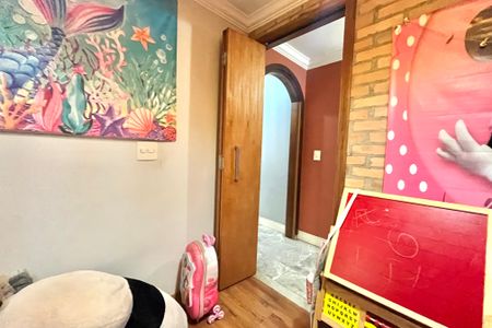 Casa à venda com 201m², 4 quartos e 2 vagas Casa à venda com 201m², 4 quartos e 2 vagasQuarto 4