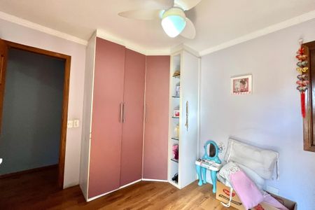 Casa à venda com 201m², 4 quartos e 2 vagas Casa à venda com 201m², 4 quartos e 2 vagasQuarto 2