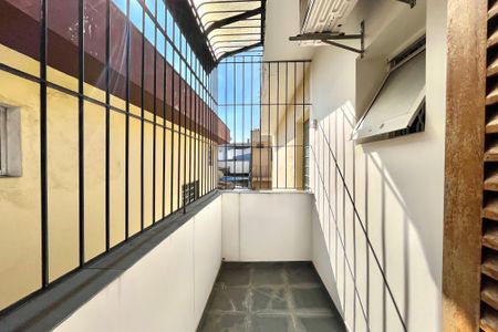 Casa à venda com 201m², 4 quartos e 2 vagas Casa à venda com 201m², 4 quartos e 2 vagasVaranda do Quarto 2