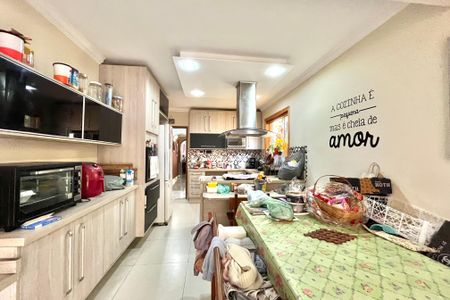 Casa à venda com 201m², 4 quartos e 2 vagas Casa à venda com 201m², 4 quartos e 2 vagasCozinha