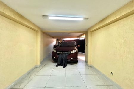 Casa à venda com 201m², 4 quartos e 2 vagas Casa à venda com 201m², 4 quartos e 2 vagasGaragem