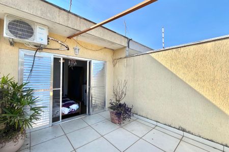 Casa à venda com 201m², 4 quartos e 2 vagas Casa à venda com 201m², 4 quartos e 2 vagasVaranda do Quarto 3