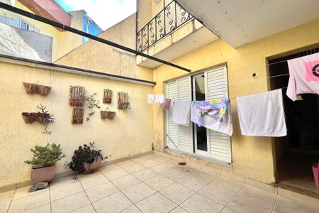 Casa à venda com 201m², 4 quartos e 2 vagas Casa à venda com 201m², 4 quartos e 2 vagasQuintal