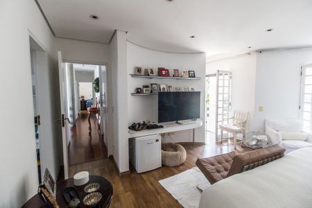 Casa de condomínio à venda com 485m², 3 quartos e 6 vagasSuíte master