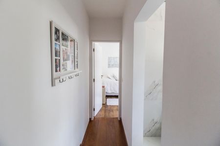 Casa de condomínio à venda com 485m², 3 quartos e 6 vagasCorredor