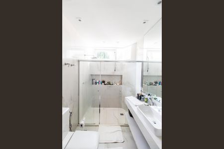 Casa de condomínio à venda com 485m², 3 quartos e 6 vagasBanheiro da Suíte